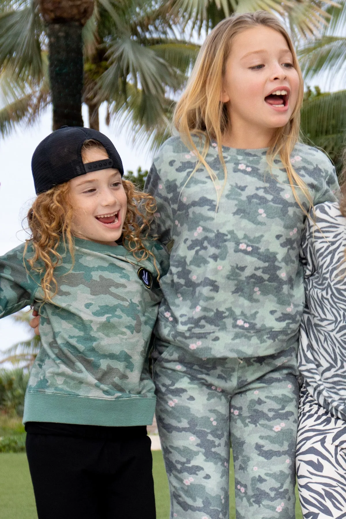 Feather 4 Arrow Chill Down Kids Sweatshirt - Camo