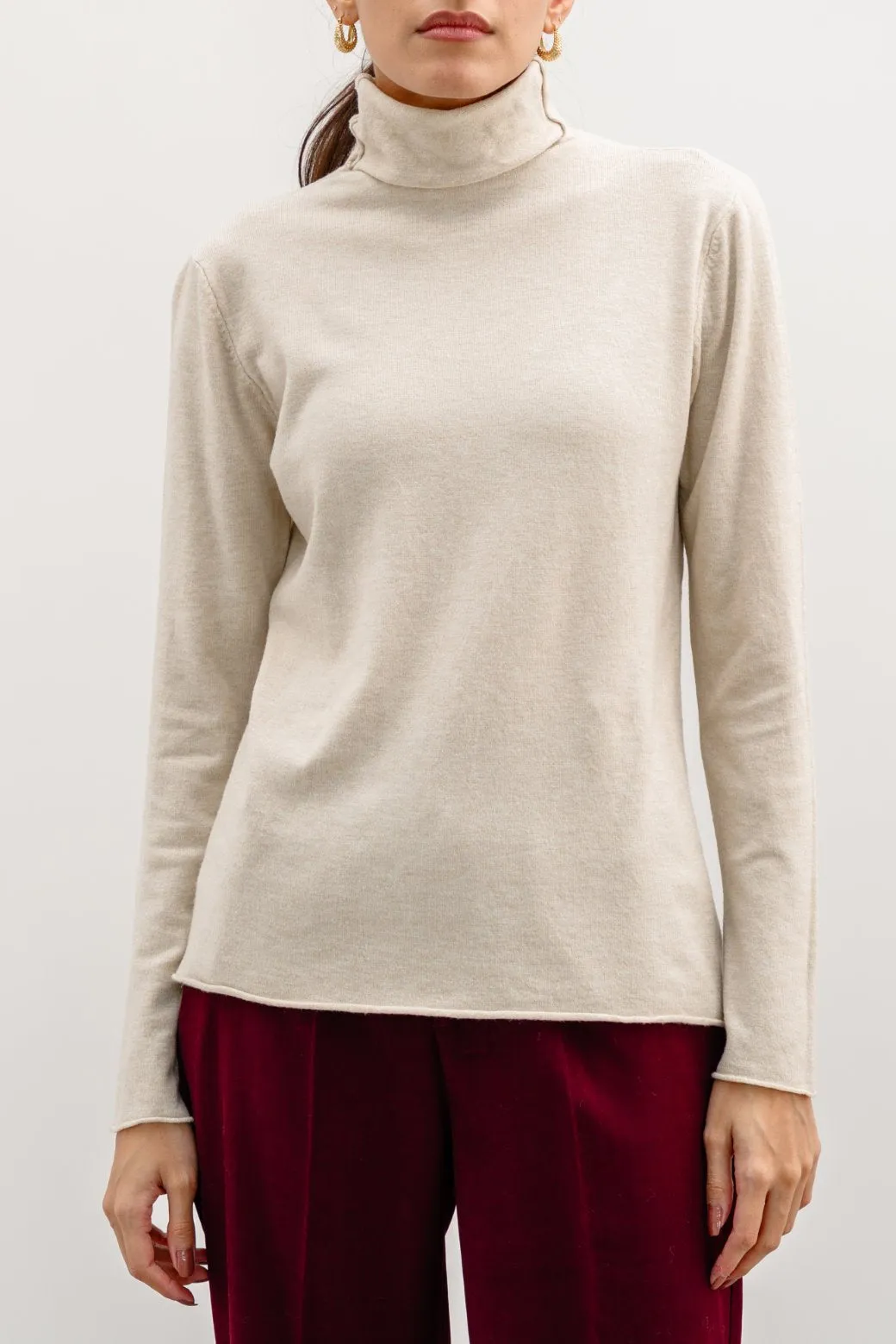 LIGHTWEIGHT SWEATER TOP